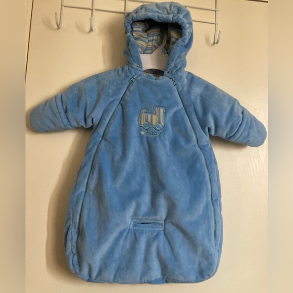 🌞NWOT Carter’s blue Velour Hooded Snowsuit C - Picture 2 of 10